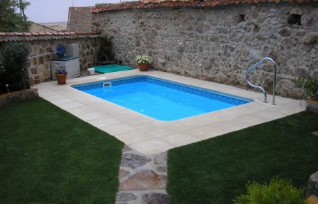 Family version luxury swimming pool