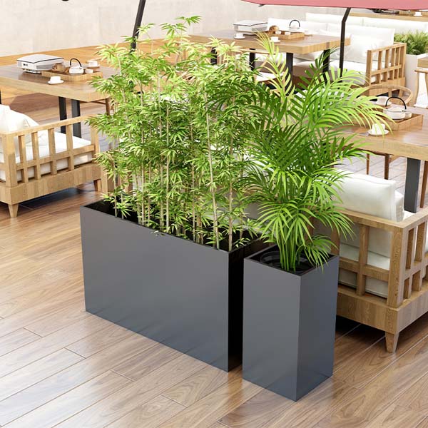 Large outdoor flower box1