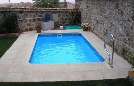 Family version luxury swimming pool4