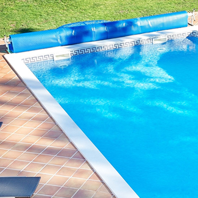 Bubble pool cover