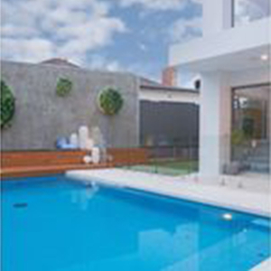 Rectangular swimming pool