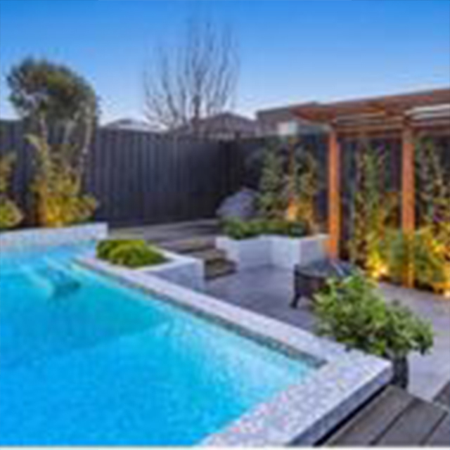 Fiberglass swimming pool