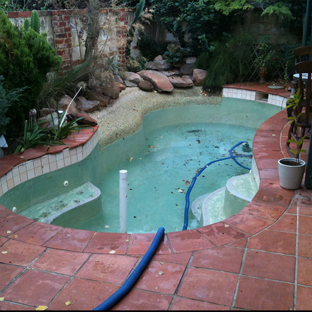 Customize an irregular fiberglass pool to fit your pool